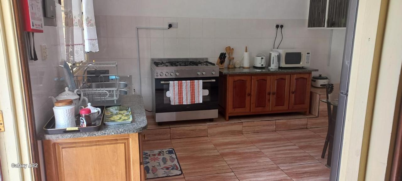 Loversnest Self Catering Anse aux Pins Ngoại thất bức ảnh